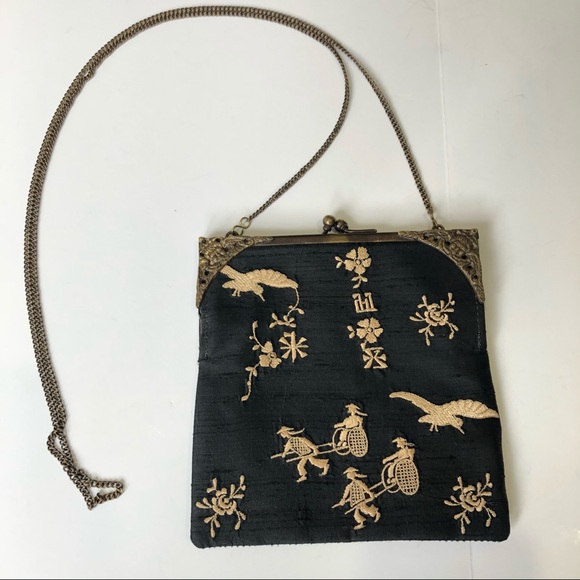Handbags - Vintage Embroidered Silk Evening Bag in Black/Gold